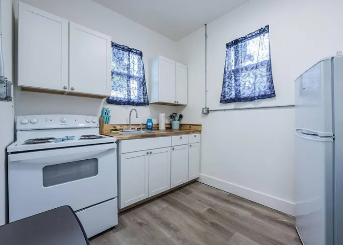 Country house Cozy Convenient Near Offers *