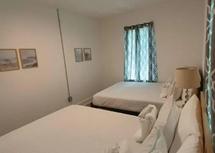Cozy Convenient Near Offers Country house *