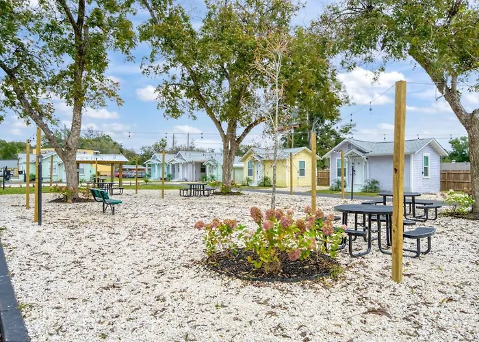 Country house Cozy Convenient Near Offers Pensacola