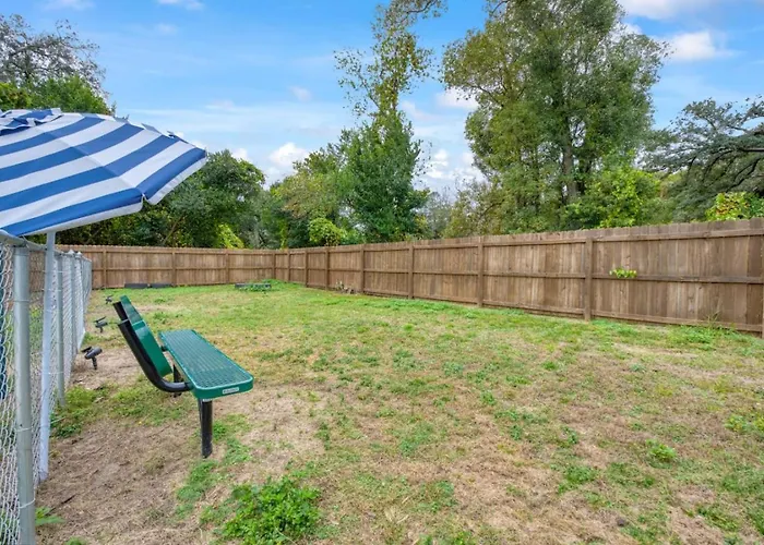 Country house Cozy Convenient Near Offers
