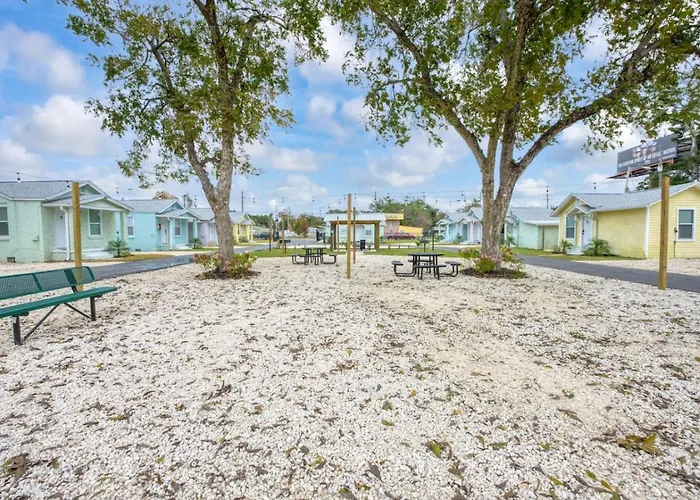 Cozy Convenient Near Offers Country house