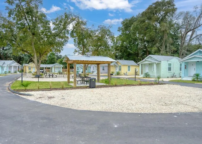 Cozy Convenient Near Offers Country house *
