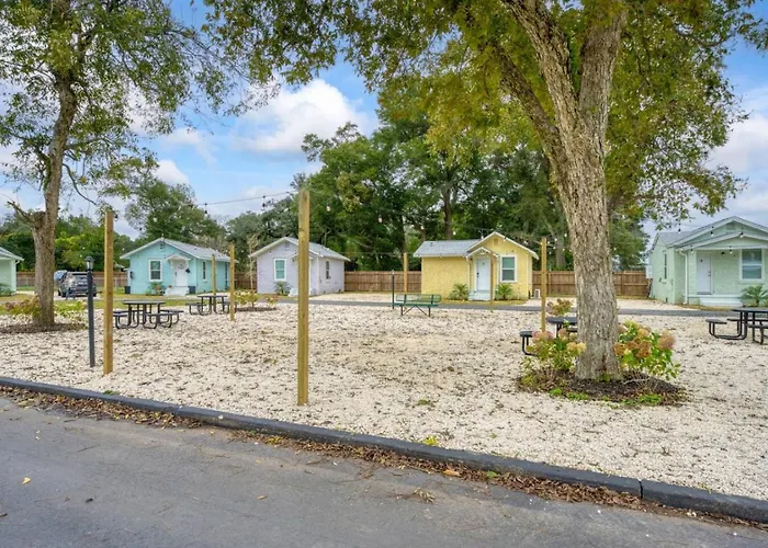 Country house Cozy Convenient Near Offers Pensacola
