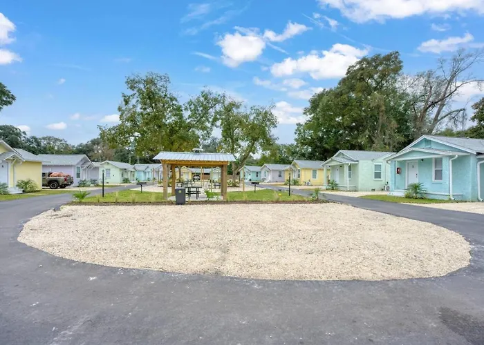Country house Cozy Convenient Near Offers *